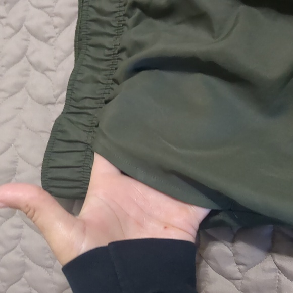 Army green athletic shorts - Picture 2 of 9